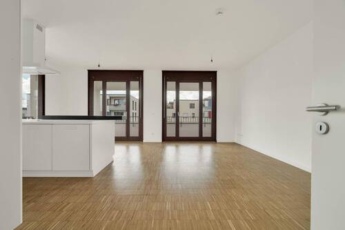 Terrasse über die gesamte Breite des Wohnbereiches - 