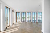 Lichtdurchfluteter Wohnbereich - 4 Zimmer Etagenwohnung in Berlin