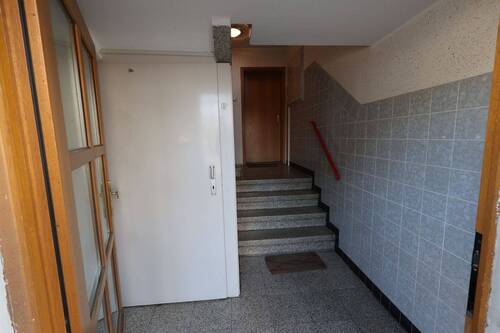 Hausflur - 1 Zimmer Mehrfamilienhaus, Wohnhaus in Bochum