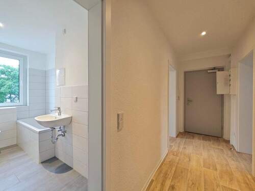 Flurbereich - Etagenwohnung mit 67,20 m&sup2; in Merseburg zur Miete