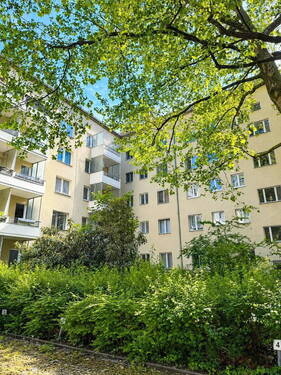 Aussenansicht - Helle und Bezugsfreie 3-Zimmer-Eigentumswohnung mit Balkon