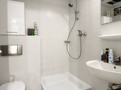 Badezimmer - 1 Zimmer Etagenwohnung in Hamburg