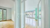 Blick ins Wohnzimmer - 