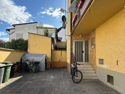 Hof - 6 Zimmer Mehrfamilienhaus, Wohnhaus in Viernheim