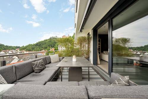 Balkon mit Blick auf die Burg Windeck - 