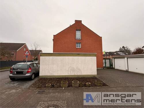 Hausseitenansicht inkl. Garage & Gartenzugang - 