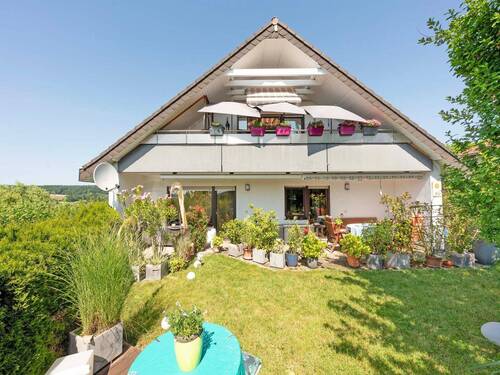 Hausansicht - Großzügiges Einfamilienhaus mit Einliegerwohnung in Spechbach