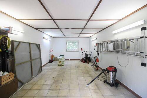 Garage - 