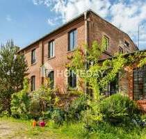 3.098 m² Privat-Ensemble: 364 m² Ziegelwohnhaus, ausbaubare Industriehallen & großer Garten - Weißenfels