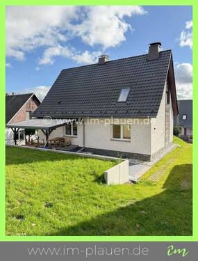 Hausansicht - Haus zur Miete - EBK, Garage, Garten - Wohnlage Am Birkenhübel in Plauen