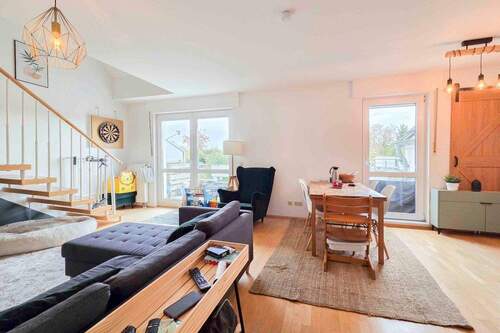 Wohnzimmer - 4 Zimmer Einfamilienhaus in Köln