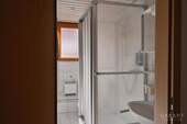 Obergeschoss Bad mit Dusche und WC - 