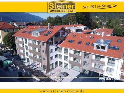 Blick auf die Anlage - 2-Zimmer-Terrassen-Wohnung, eigener Garten ca. 96 m², Keller, EBK, LIFT, TG-Platz a. W.