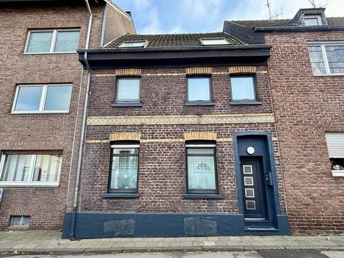 Haus Frontansicht - 4 Zimmer Reihenmittelhaus in Krefeld