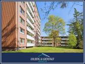Titelbild - Helle 3-Zimmer-Wohnung mit Süd-Balkon, Aufzug & Stellplatz in Wedel