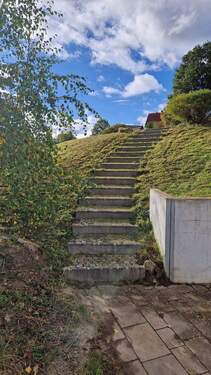 Treppe vom Untergeschoss zum oberen Teil - Erdgeschoss - 