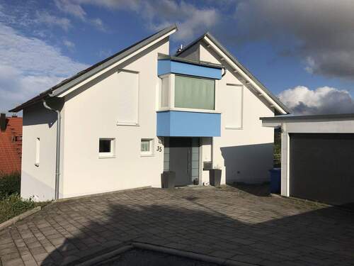 Hausansicht in der Abendsonne - 9 Zimmer Einfamilienhaus zum Kaufen in Mistelbach