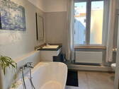 Badezimmer, Wanne + Dusche - Etagenwohnung mit 86,00 m&sup2; in Berlin zum Kaufen