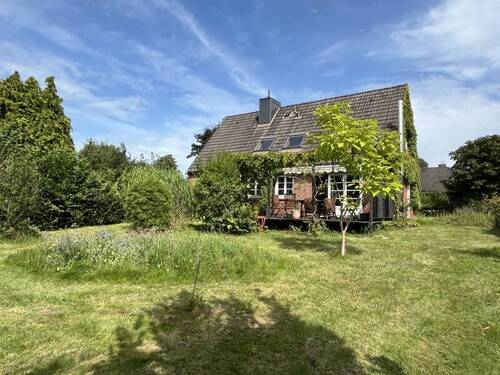 Rückansicht I - Idylle pur in bester Lage von Oelixdorf - Einfamilienhaus mit Einliegerwohnung und Vollkeller