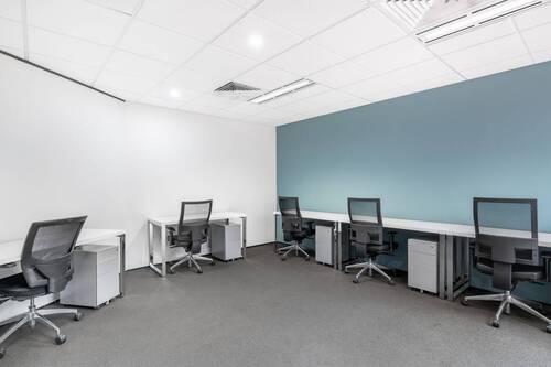 Generic Large Office_08.jpg - Buchen Sie Büroräume in HQ Iserlohn für 3 Personen bei denen Sie sich um nichts mehr kümmern müssen