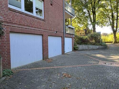 Tiefgaragen/Auffahrt - 