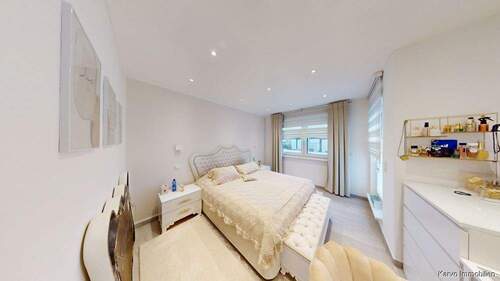 Schlafzimmer mit Ankleidebereich - 