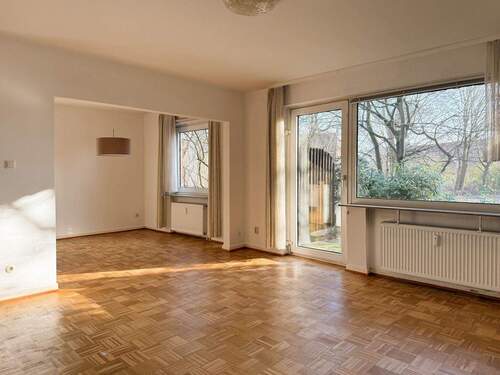 Großzügiger Wohn- Essbereich - 4 Zimmer Etagenwohnung zum Kaufen in Hamburg