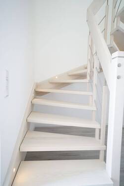 Treppe mit LED-Einbauspots 
