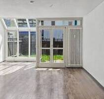 Familienglück in sonnigen Räumen - Gepflegtes Reihenmittelhaus mit Wintergarten und Garten - Kastl