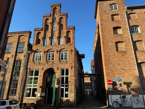 Objekt - Mehrfamilienhaus, Wohnhaus mit 268,00 m² in Lübeck / Innenstadt zum Kaufen