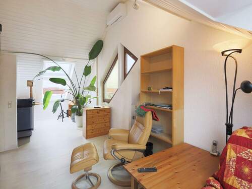 Vielfältig nutzbares Dachgeschoss mit viel Licht durch riesige Dachflächenfenster - Reihenmittelhaus mit 130,00 m² in Asperg zum Kaufen