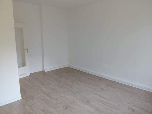 Wohnzimmer - 2 Zimmer Etagenwohnung in Essen