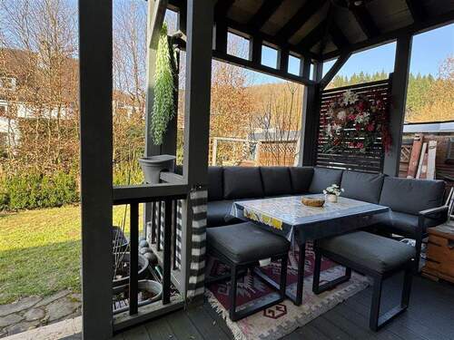 überdachte Terrasse - Reihenmittelhaus mit 186,00 m&sup2; in Olpe zum Kaufen