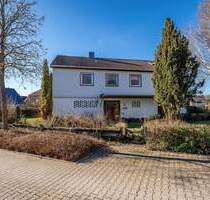 Viel Platz zum Wohnen und Arbeiten – Einfamilienhaus mit Balkon, Terrasse und großem Gartengrundstück in Halle (Westf.) - Halle (Westfalen) Hesseln