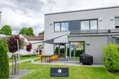 Titelbild - Moderne Doppelhaushälfte in Amberg - hochwertig, familienfreundlich & elegant
