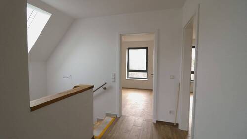 Flur OG Haus 1 - 