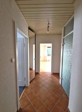 Eingang.jpg - 4 Zimmer Doppelhaushälfte in Frankfurt am Main