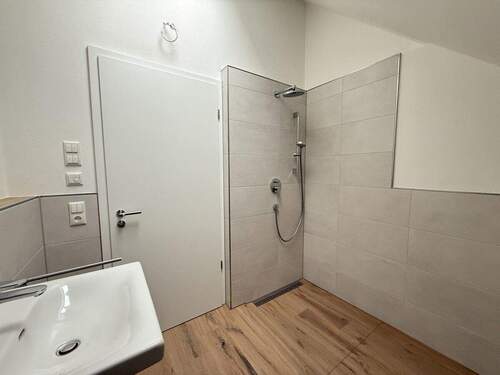 Bad DG mit Dusche DG - 