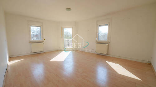 Wohnzimmer - 4 Zimmer Etagenwohnung zum Kaufen in Stuttgart