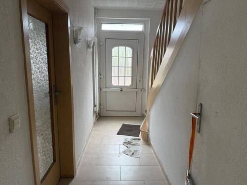 Flur - 3 Zimmer Reihenmittelhaus zum Kaufen in Halle