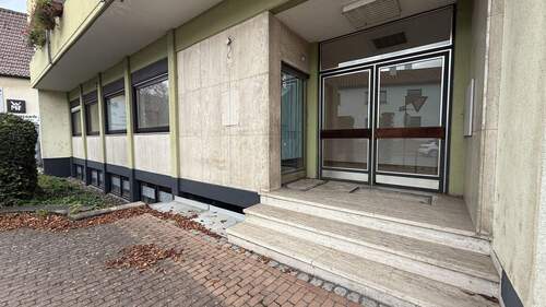 Eingang - Halle zur Miete in Östringen