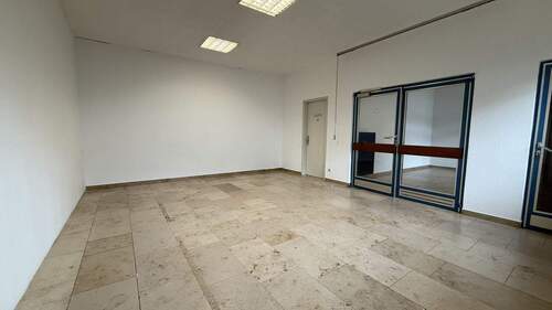 Empfang - Halle in Östringen zur Miete