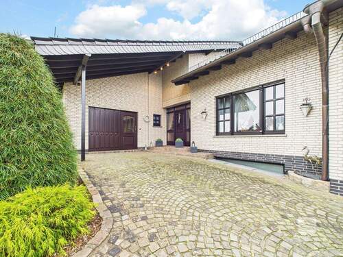 Hauseingang - Einfamilienhaus mit 158,40 m&sup2; in Selfkant zum Kaufen