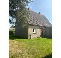 Grundstück mit kleinem vollständig entkerntem Siedlungshaus im Bestand bei Stralsund nahe Ostsee - Sundhagen Hildebrandshagen