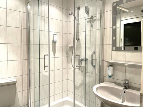 Duschbad mit WC - 