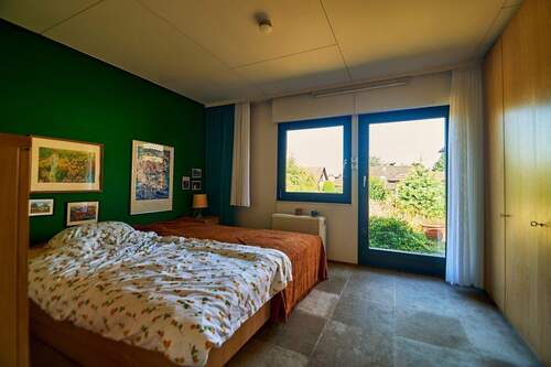 Zimmer 2 - 