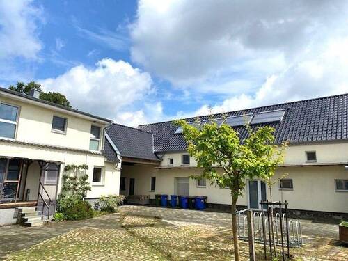 Innenhof mit Einfahrt zum Dorf - 4-Seiten-Hof Spreewald - 8.200?m², Autobahnnähe, für Pferdehof, Gewerbe in Berlin-Umland