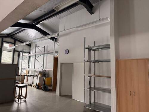 Lager m. Regale.jpeg - 