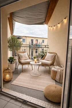 Balkon - Nach Kernsanierung - 3-Zimmer-Dachgeschosswohnung mit Balkon in Magdeburg-Sudenburg