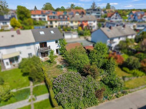 Luftaufnahme - Haus und Garten von Süden - 